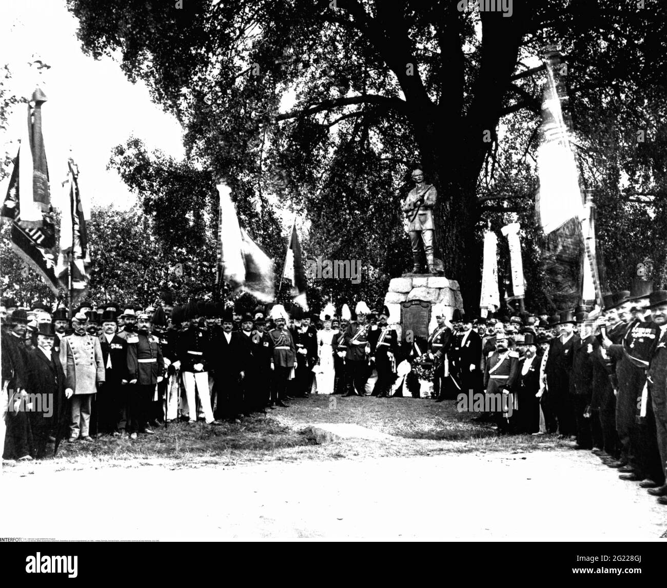 military, Germany, German Empire, commemorative ceremony at a war memorial, circa 1900, ADDITIONAL-RIGHTS-CLEARANCE-INFO-NOT-AVAILABLE Stock Photo