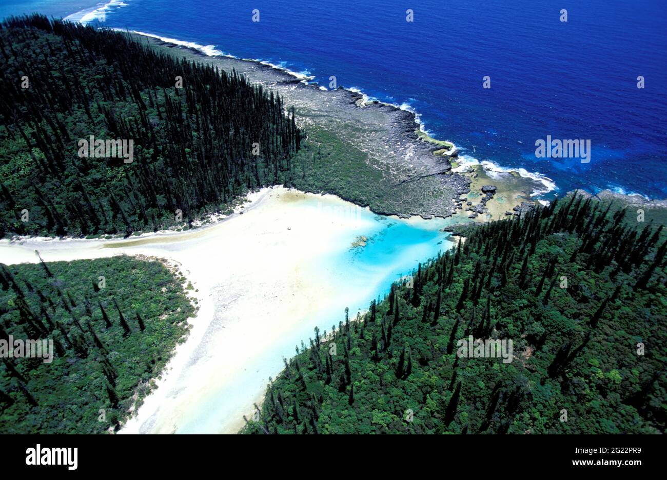 FRANCE. NEW CALEDONIA, PINE ISLAND, AERIAL VIEW OF ORO BAY Stock Photo