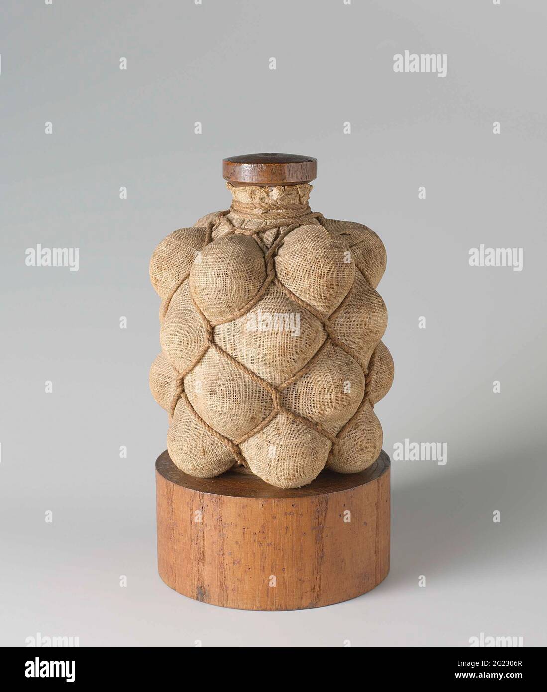 Models of shot bundles (grapeshot). A cannon could be loaded with a