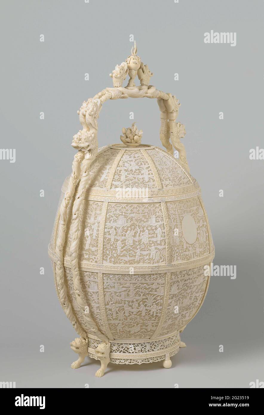 Stacking box. In Asia, stacking boxes were used to transport food ...