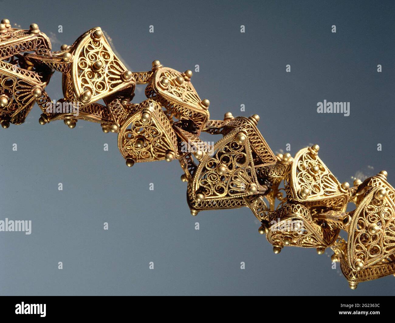 Chain of the King of Ternate. Chain of the king of Ternate, eighteen