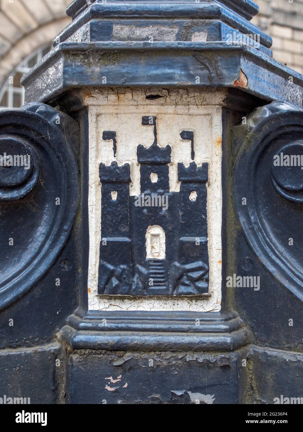 Detail shot of a lamp post featuring part of the Crest of the City of Edinburgh, Scotland, UK. Stock Photo
