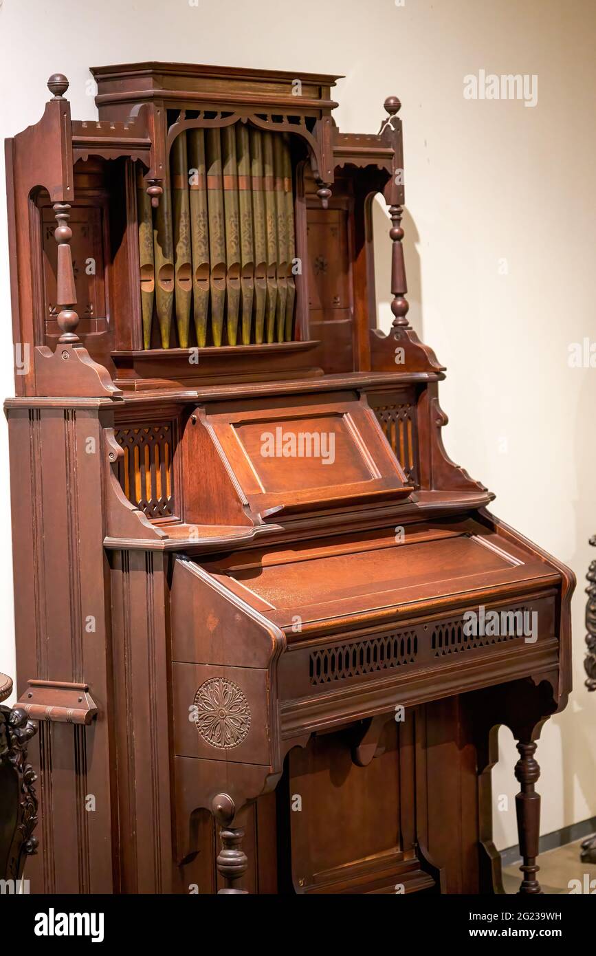 Retro mini pipe organ close-up Stock Photo - Alamy