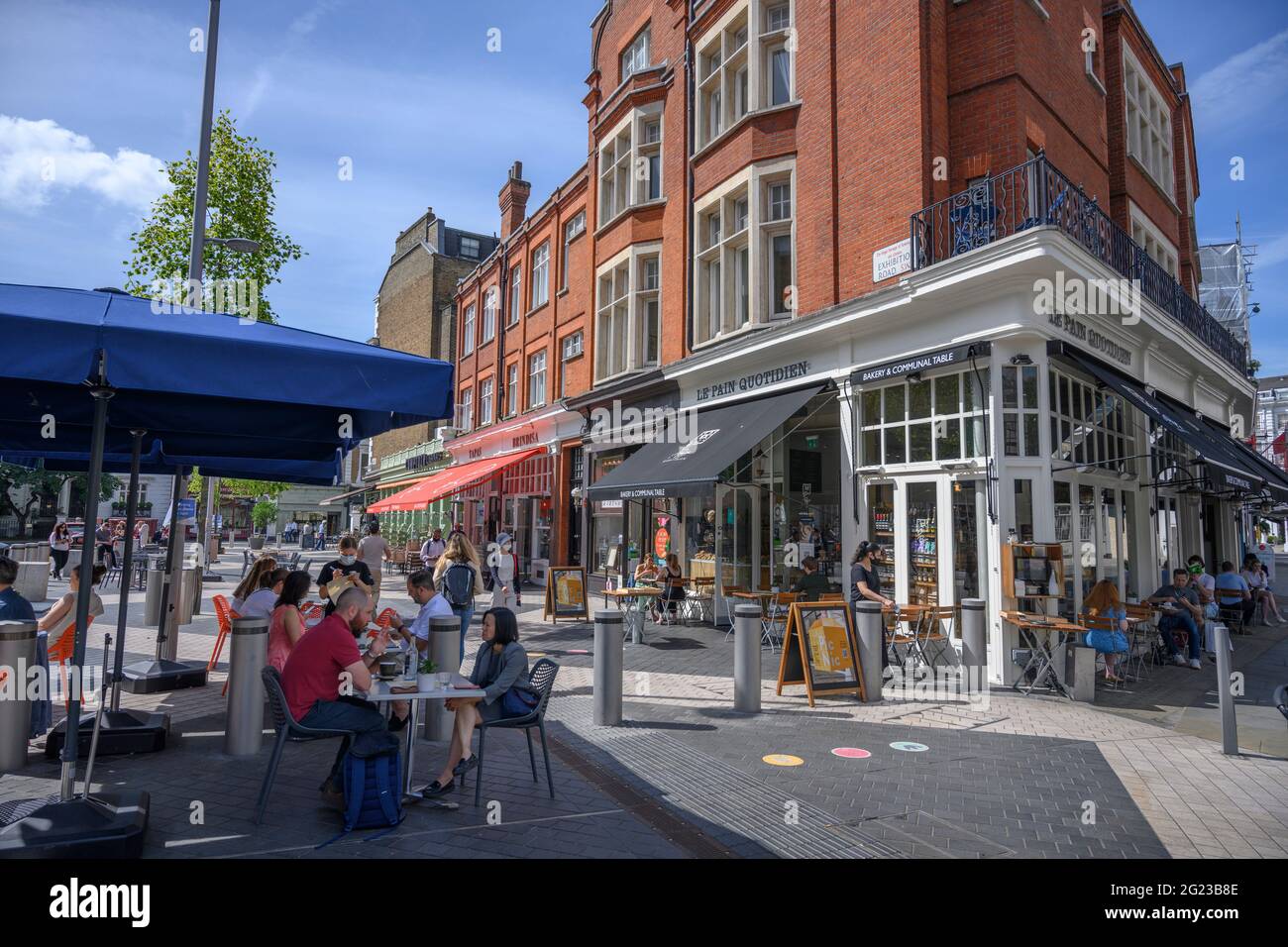 Exhibition Road, London, UK. 8 June 2021. People enjoy outdoor eating on a hot day in London with weather set to continue into the weekend. Credit: Malcolm Park/Alamy Live News. Stock Photo