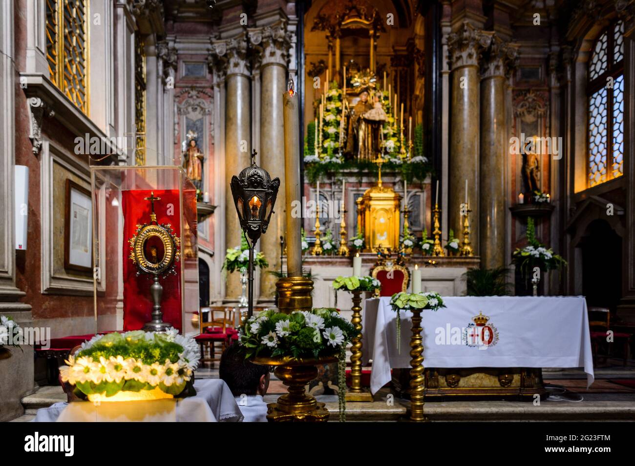 Santo Antonio Festival in Alfama district (Lisbon Stock Photo Alamy