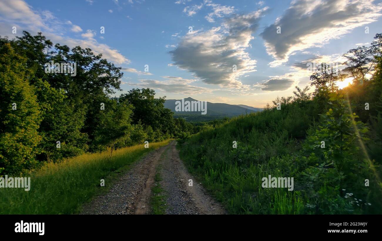 Beautiful country view hi-res stock photography and images - Alamy