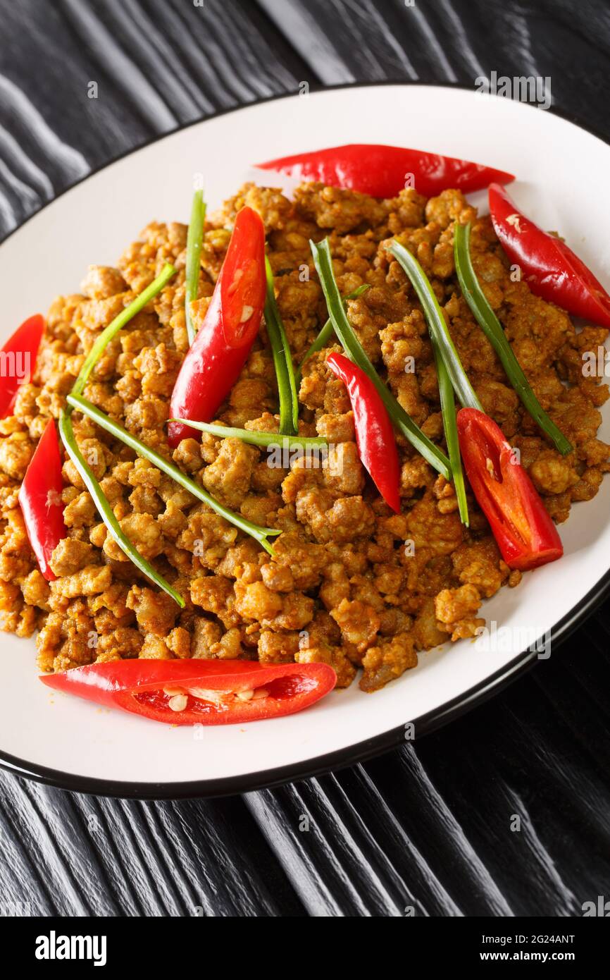 Khua Kling Gai (Southern Thai Dry Curry With Minced Chicken) Recipe