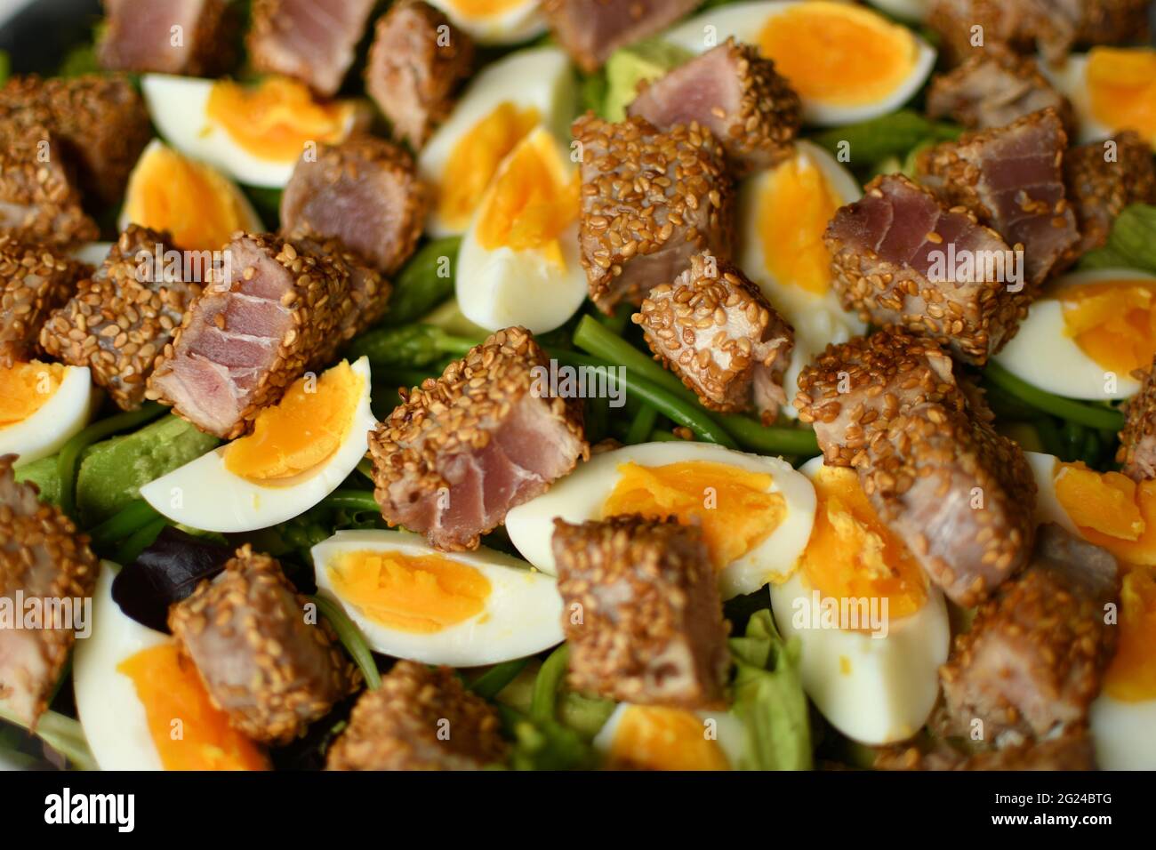Healthy Asian Tuna Salad Stock Photo - Alamy