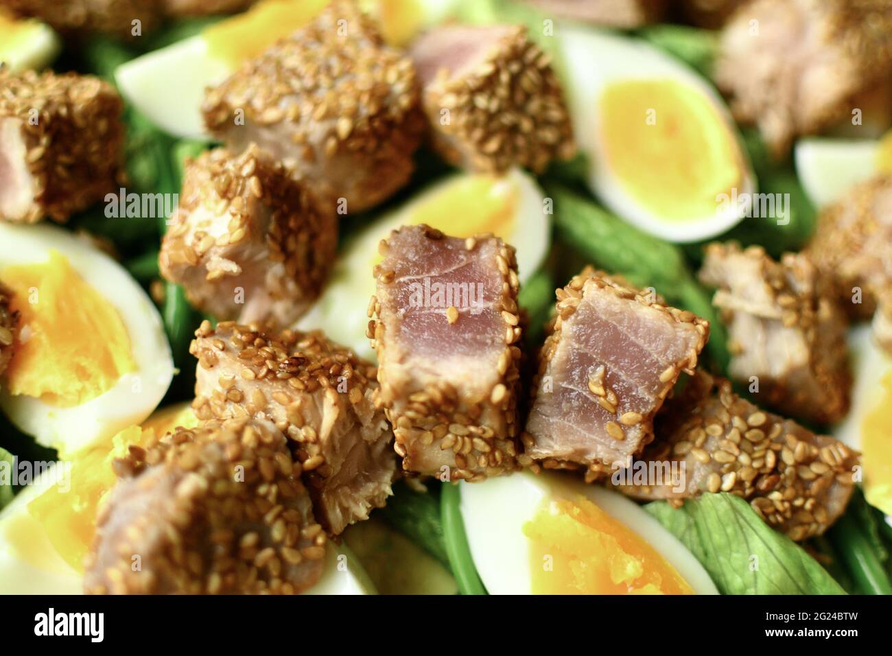 Healthy Asian Tuna Salad Stock Photo - Alamy