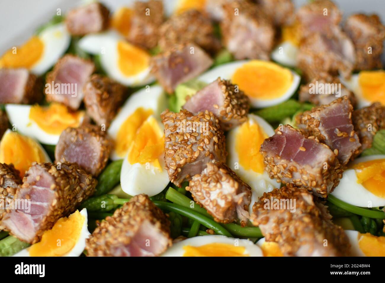 Healthy Asian Tuna Salad Stock Photo - Alamy