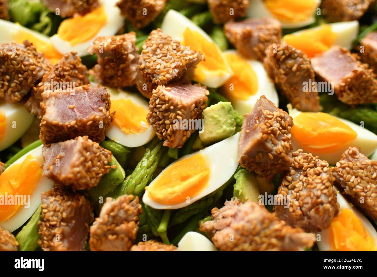 Healthy Asian Tuna Salad Stock Photo - Alamy