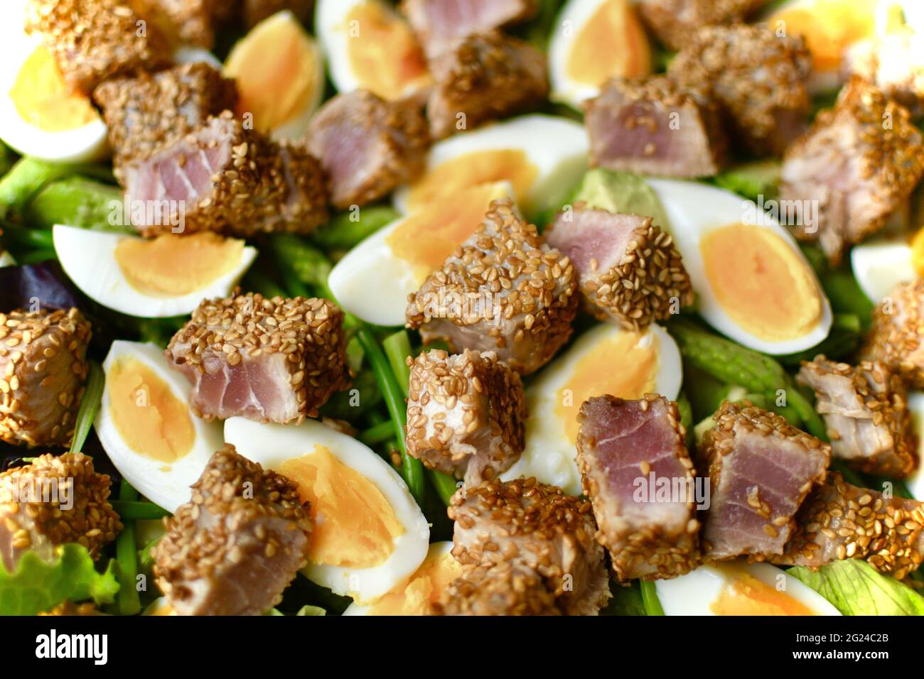 Healthy Asian Tuna Salad Stock Photo - Alamy