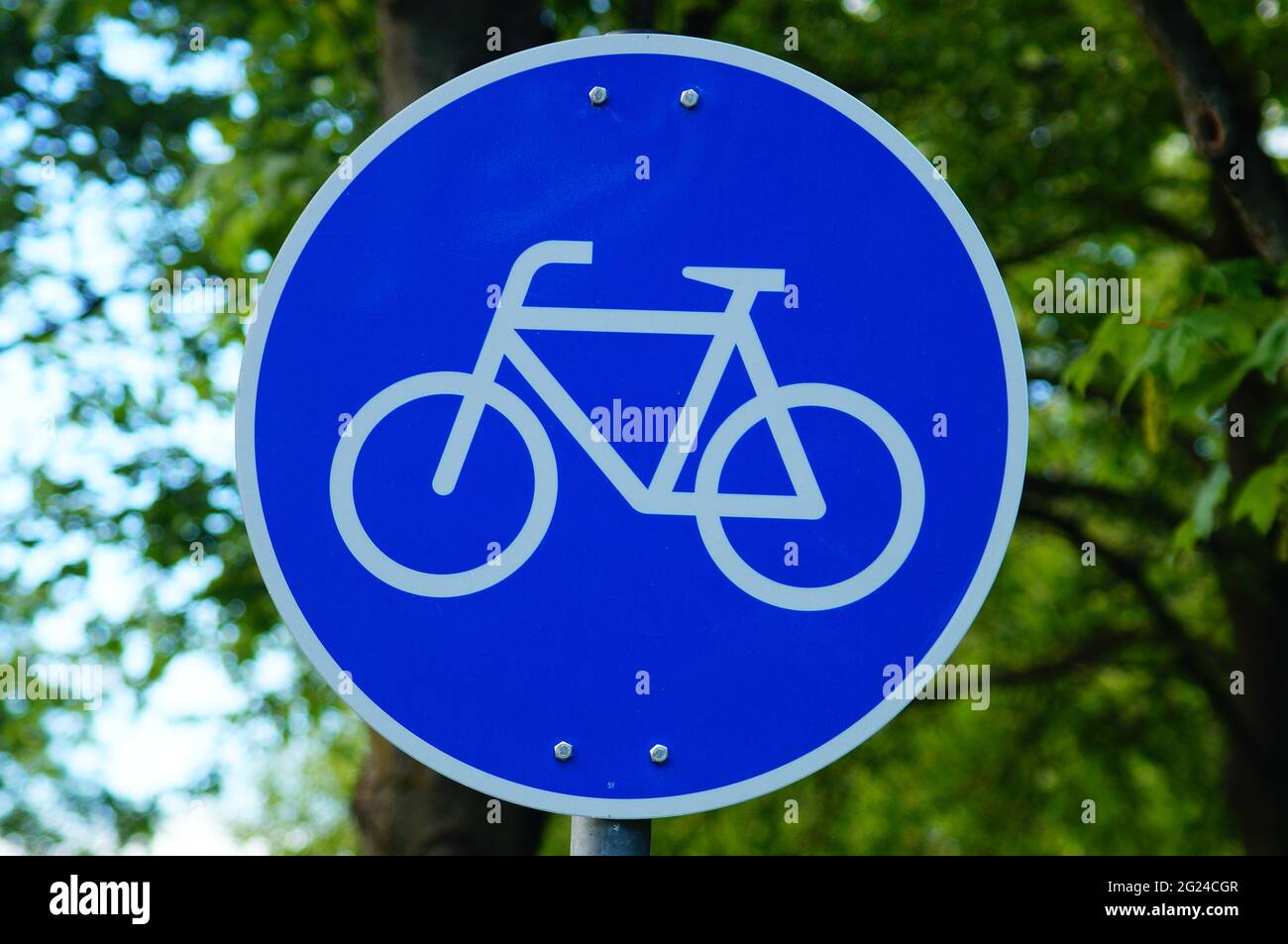 Traffic Sign For A Cycle Path Stock Photo Alamy traffic-sign-for-a-cycle-path-stock-photo-alamy