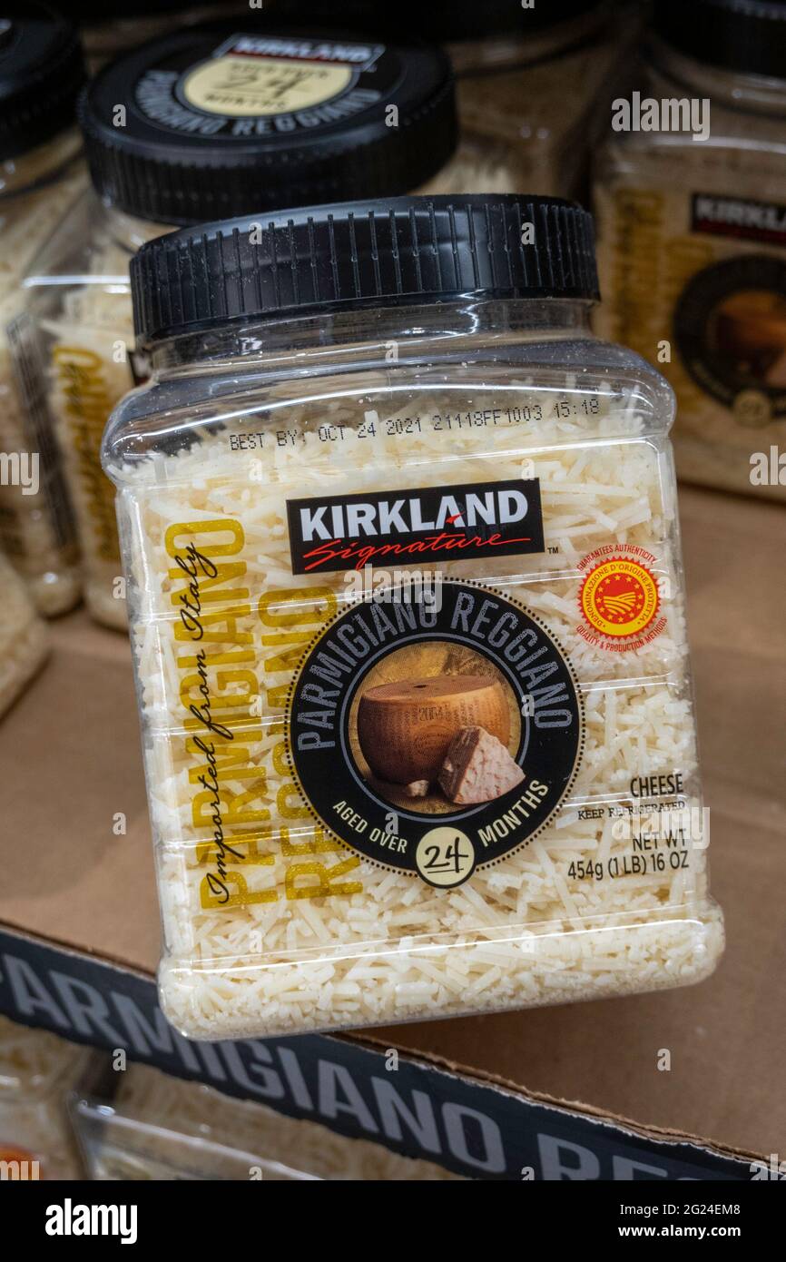 Costco Wholesale Warehouse Store in Massachusetts, USA Stock Photo Alamy