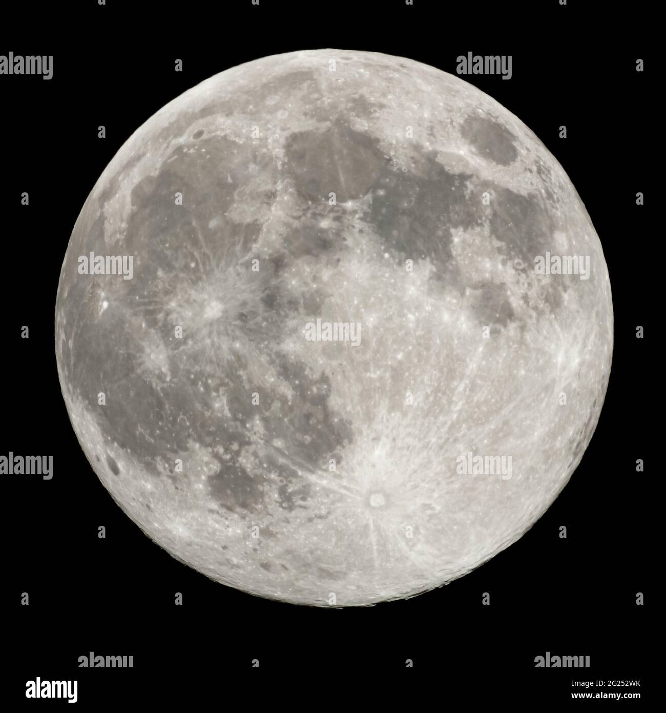 Full Moon against the black night sky Stock Photo - Alamy