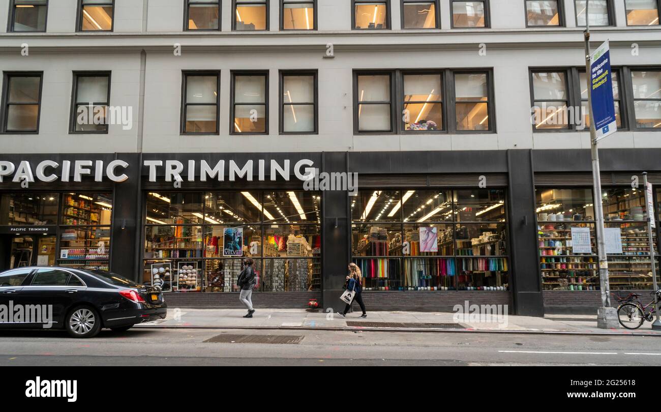 Wholesale district hires stock photography and images Alamy