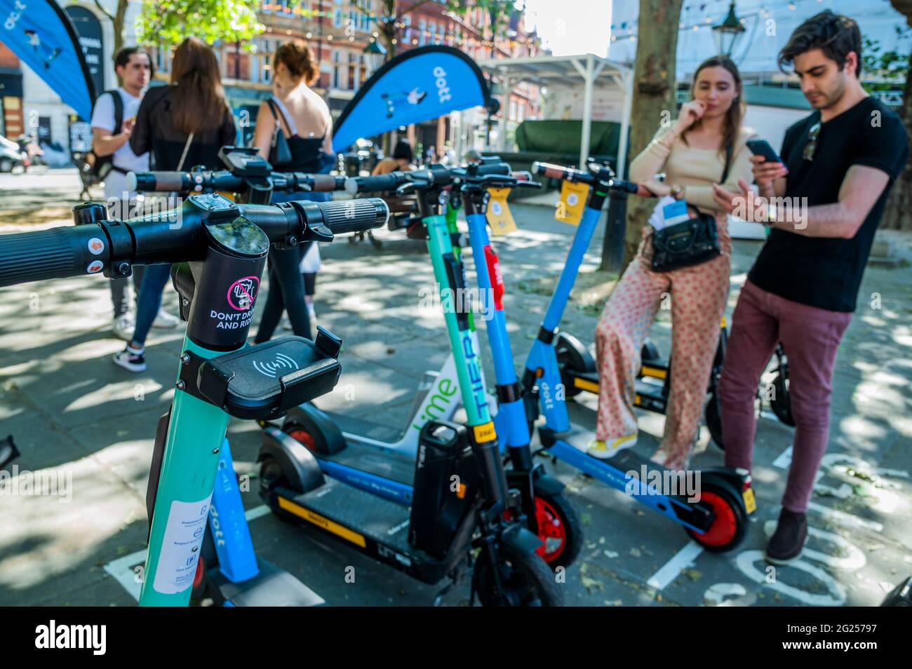 London, UK. 8 Jun 2021. Many seem to find the unlocking process quite