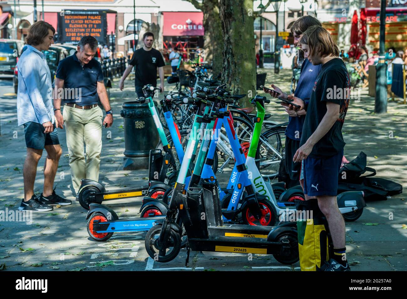 London, UK. 8 Jun 2021. Many seem to find the unlocking process quite