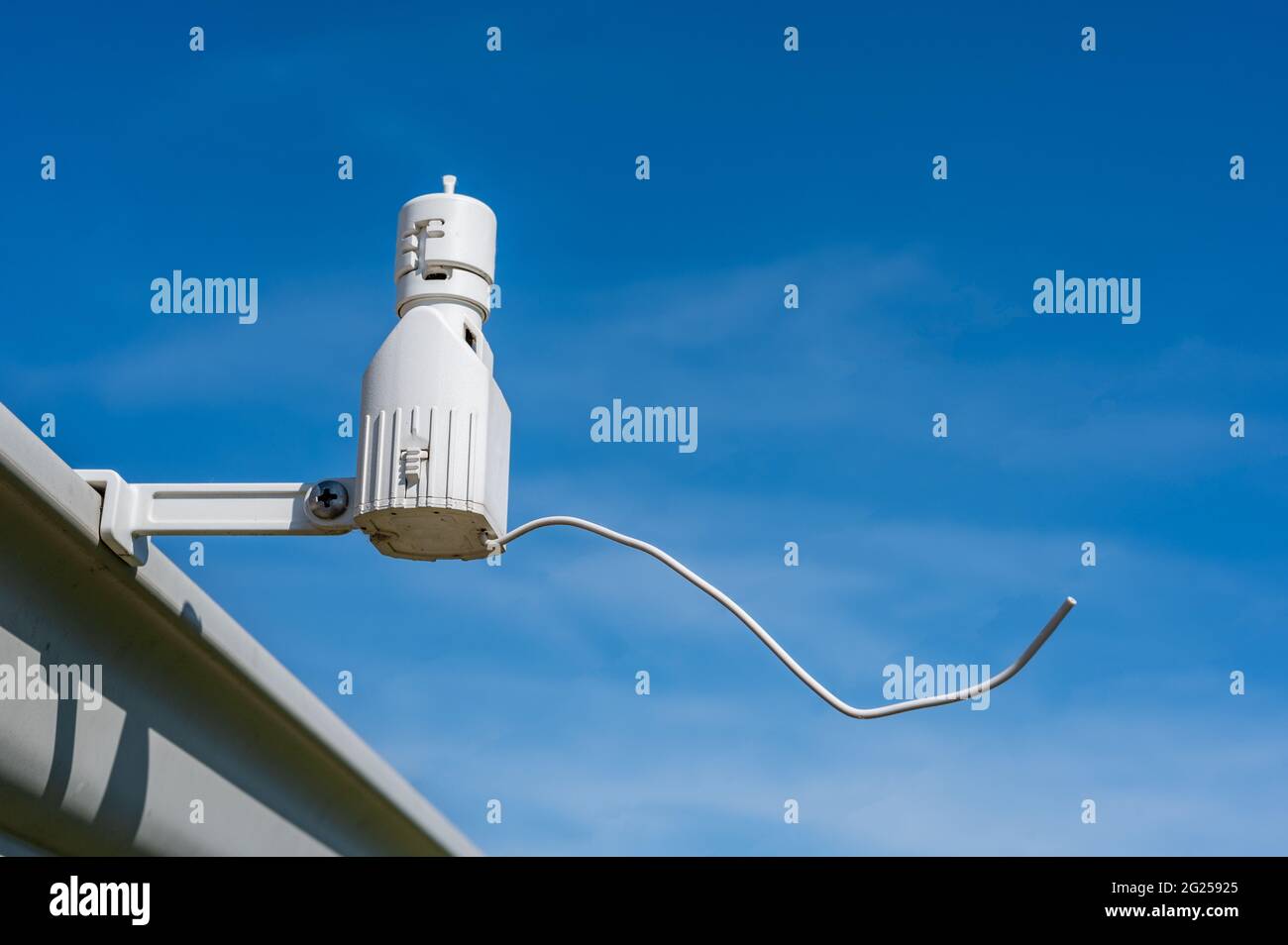 Wireless sprinkler rain sensor used to conserve water. Device is