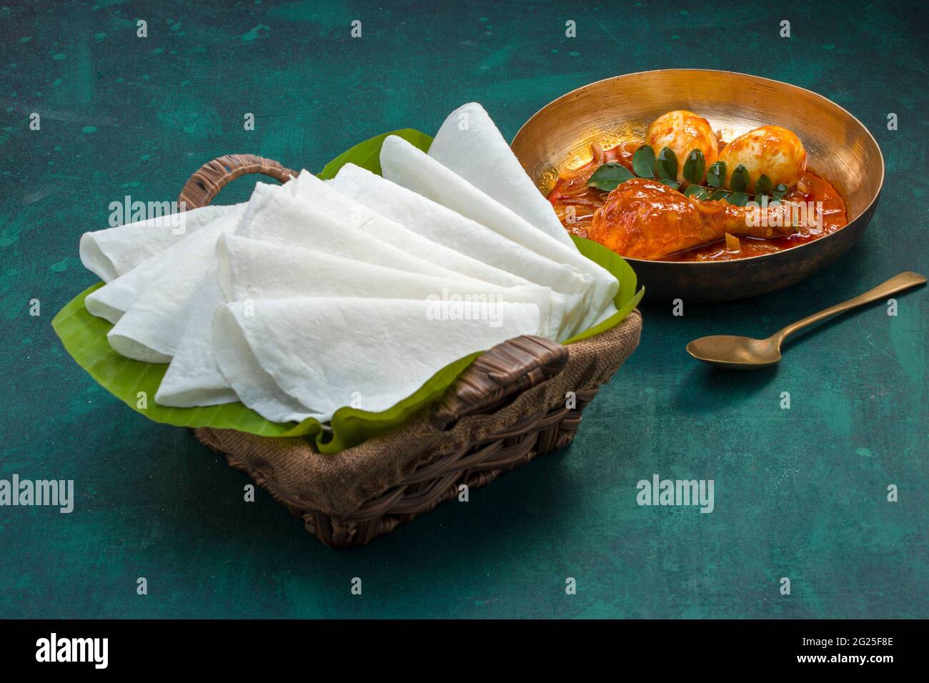 Pathiri hi-res stock photography and images - Alamy