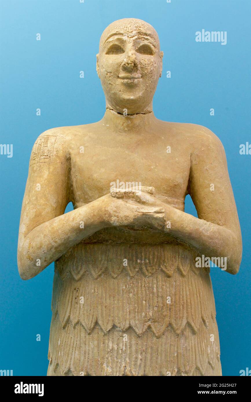 Statue of Lugal-dalu (Sumerian: ???), King / Governor of Adab c.2500 BCE. He is wearing the Kaunakes. Museum of the Ancient Orient, Istanbul Turkey Stock Photo