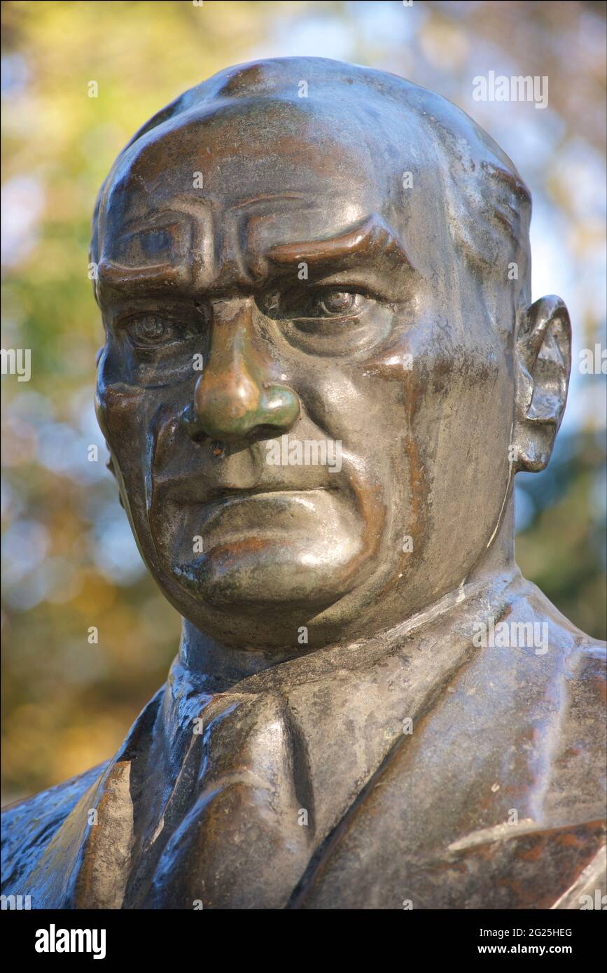 Bronze statue of Mustafa Kemal Ataturk, the Turkish nationalist leader ...