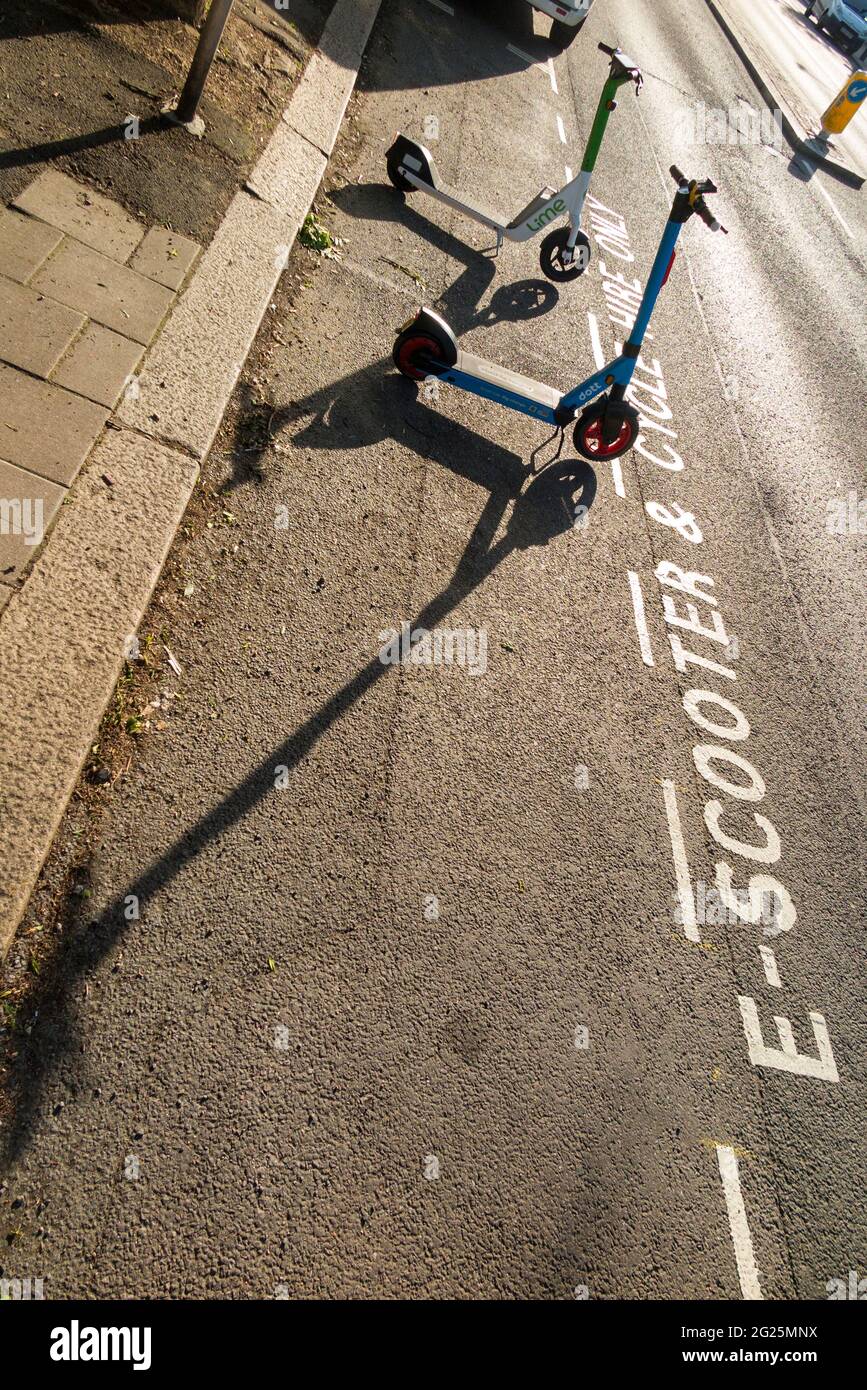 Testing new road markings hires stock photography and images Alamy