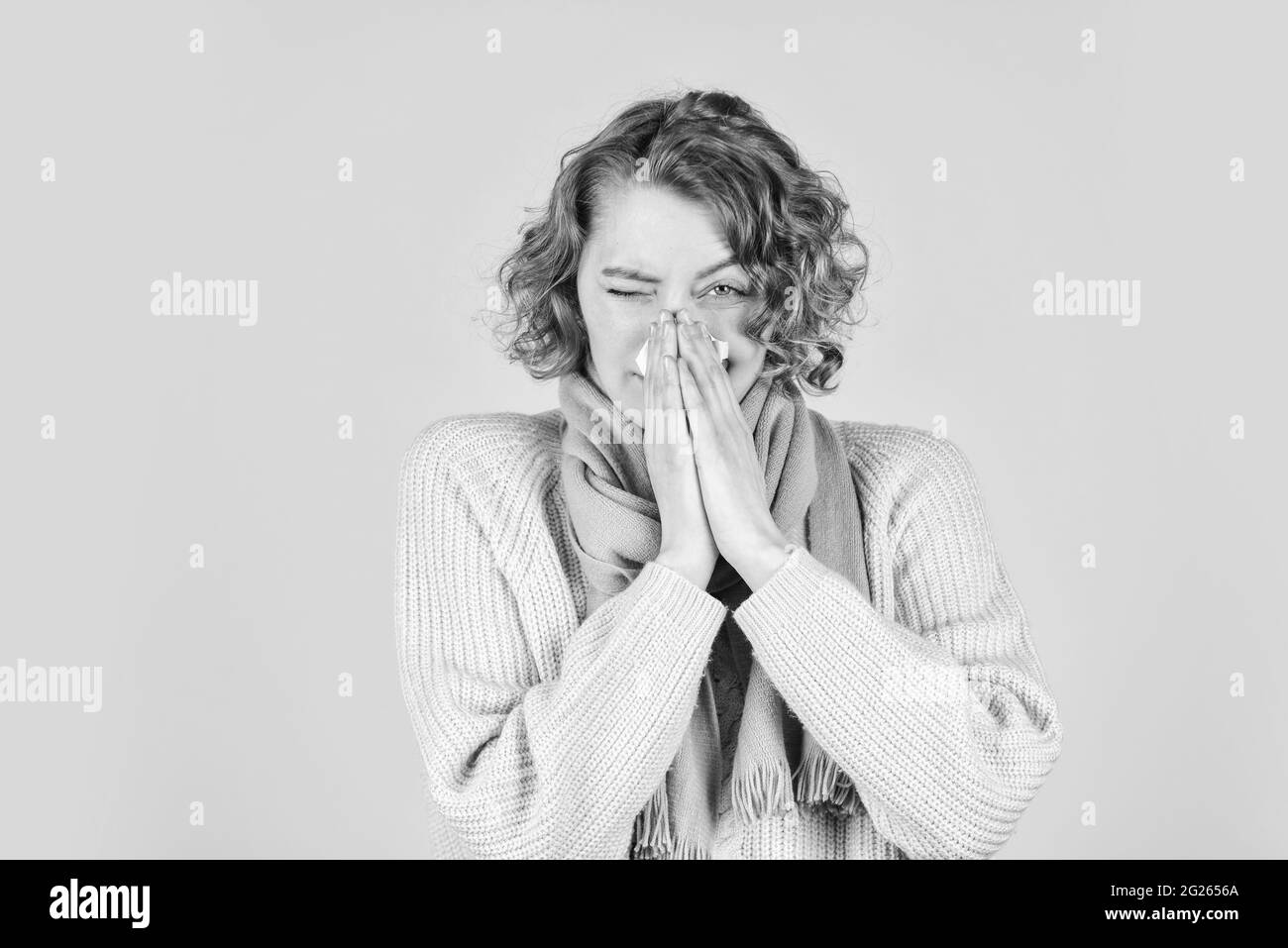 Runny nose. Seasonal allergy. Inflammation nasal sinus. Chronic sinusitis. Cold flu symptoms