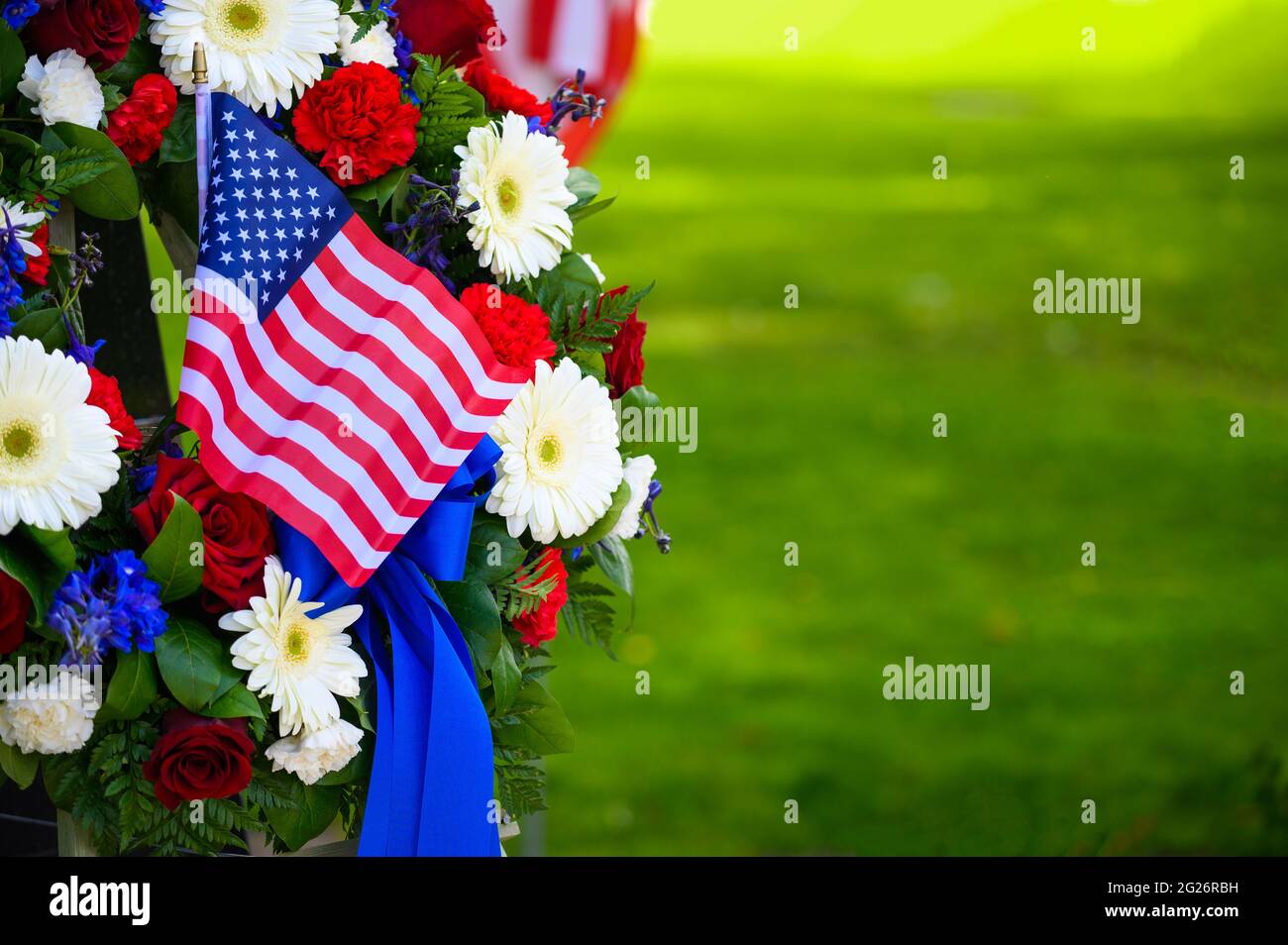 Funeral flowers american flag hi-res stock photography and images - Alamy