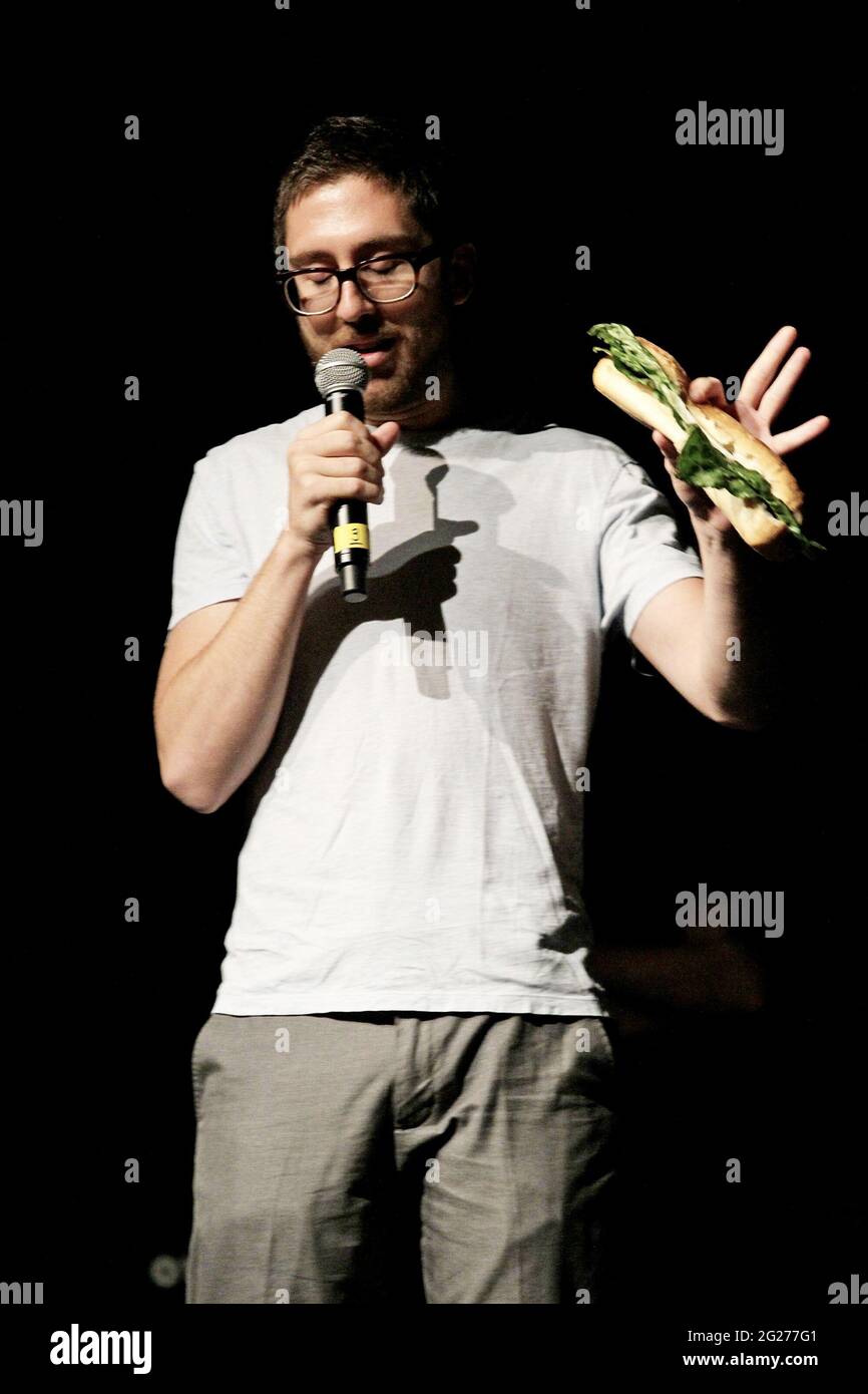 Amir blumenfeld hi-res stock photography and images - Alamy