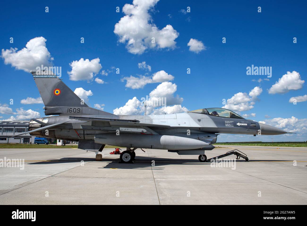 Romanian Air Force F-16AM Fighting Falcon on the ramp at 86thÂ Air Base,  Romania Stock Photo - Alamy