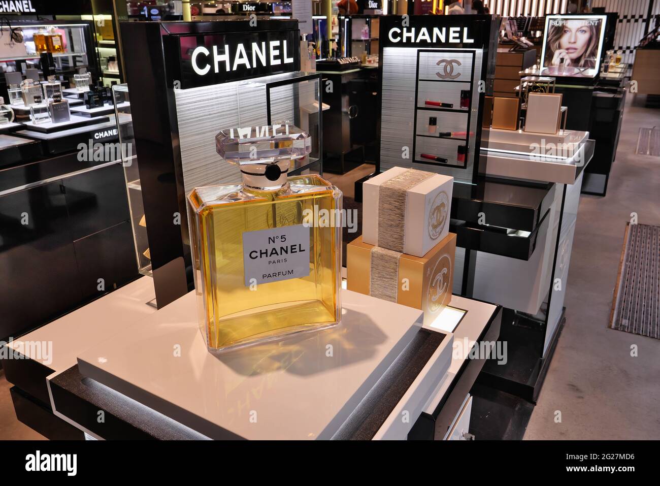 CHANEL PERFUMES ON DISPLAY INSIDE THE COIN FASHION STORE Stock Photo - Alamy