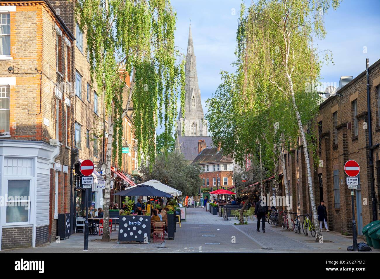 Venn Street Pedestrianised Strip of Restaurants in Clapham, London UK Stock Photo