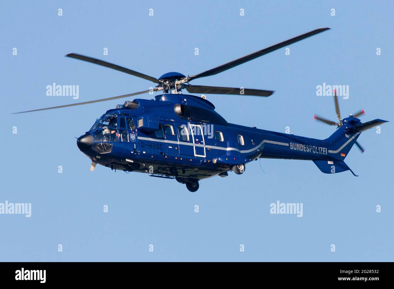 Super puma hi-res stock photography and images - Page 2 - Alamy