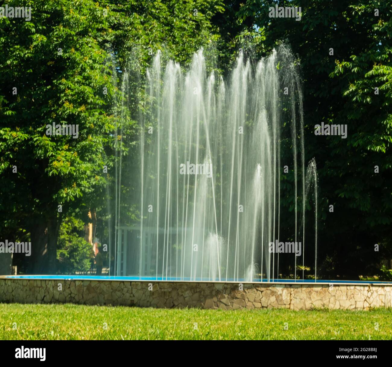 Fountain park cool hires stock photography and images Alamy