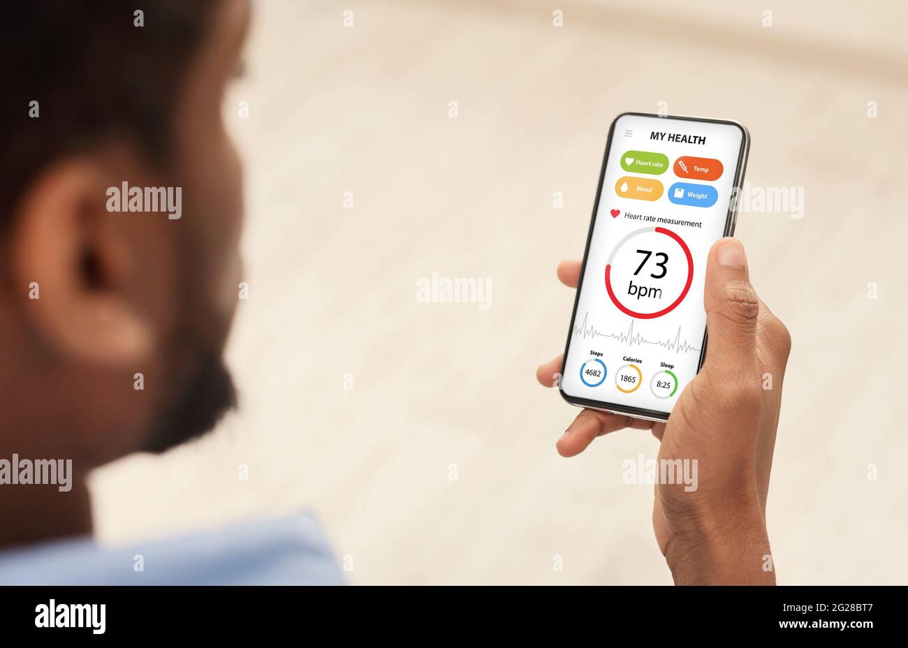 Using health app monitor hi-res stock photography and images - Alamy