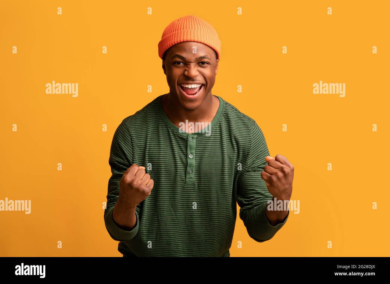 Guy celebrating hi-res stock photography and images - Alamy