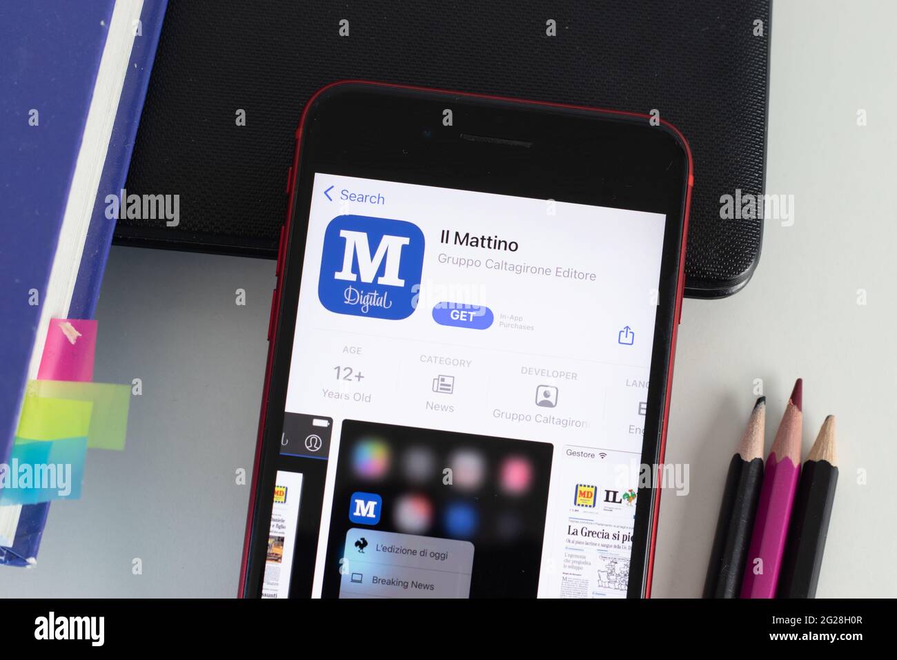 New York, USA - 1 June 2021: Il Mattino mobile app logo on phone screen, close-up icon, Illustrative Editorial Stock Photo