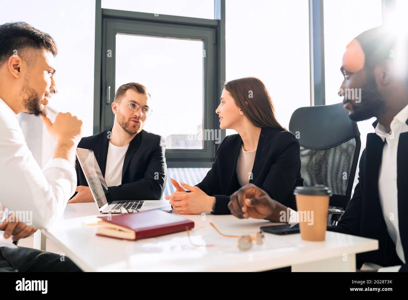 Multiethnic office workers hi-res stock photography and images - Alamy