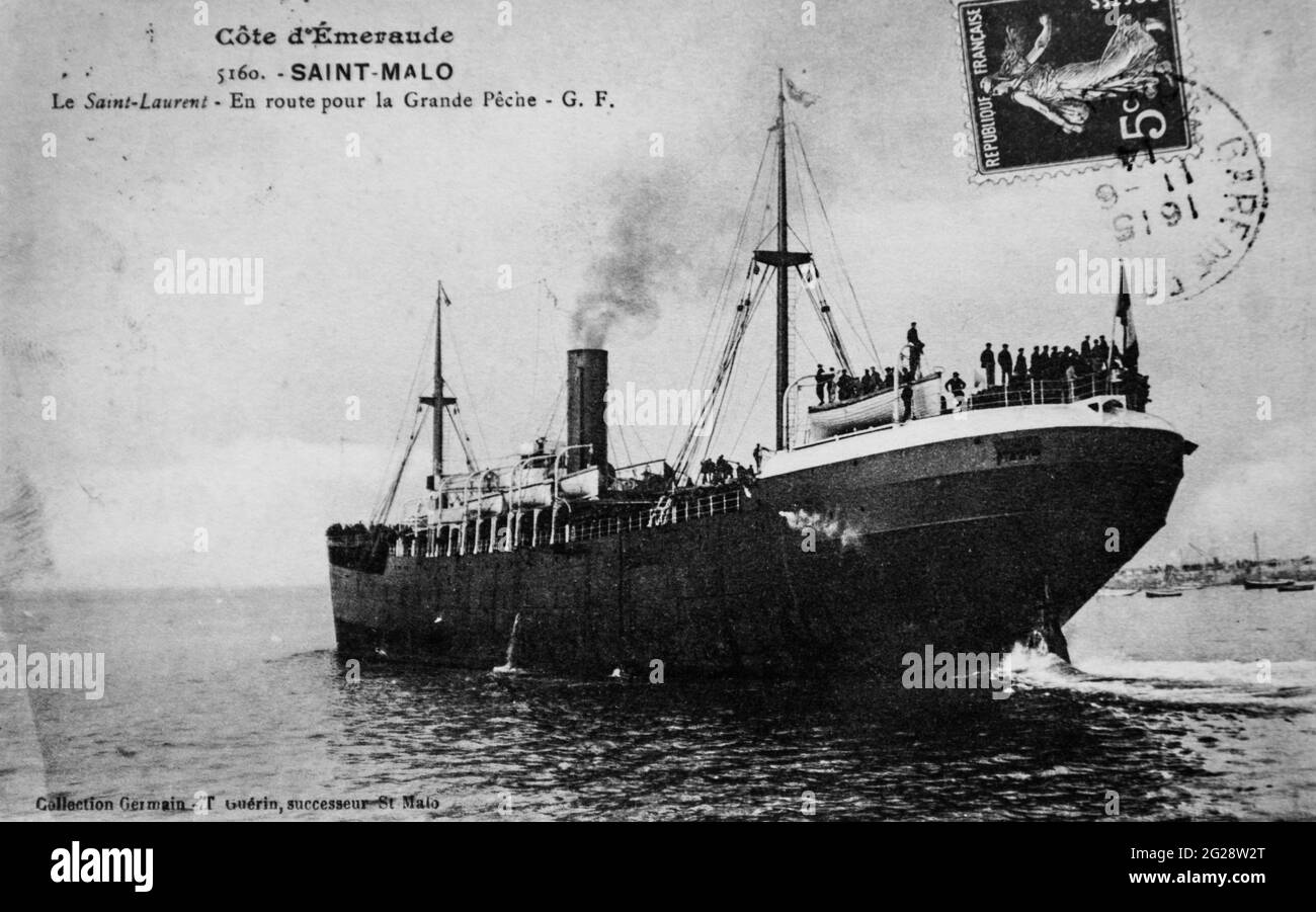 saint malo,le saint laurent en route pour la grande peche ,carte postale 1900 Stock Photo