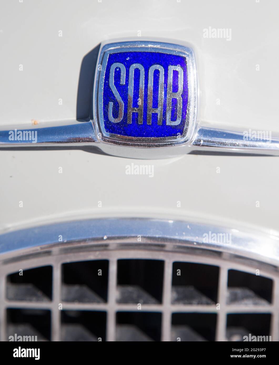 Saab logo old hi-res stock photography and images - Alamy