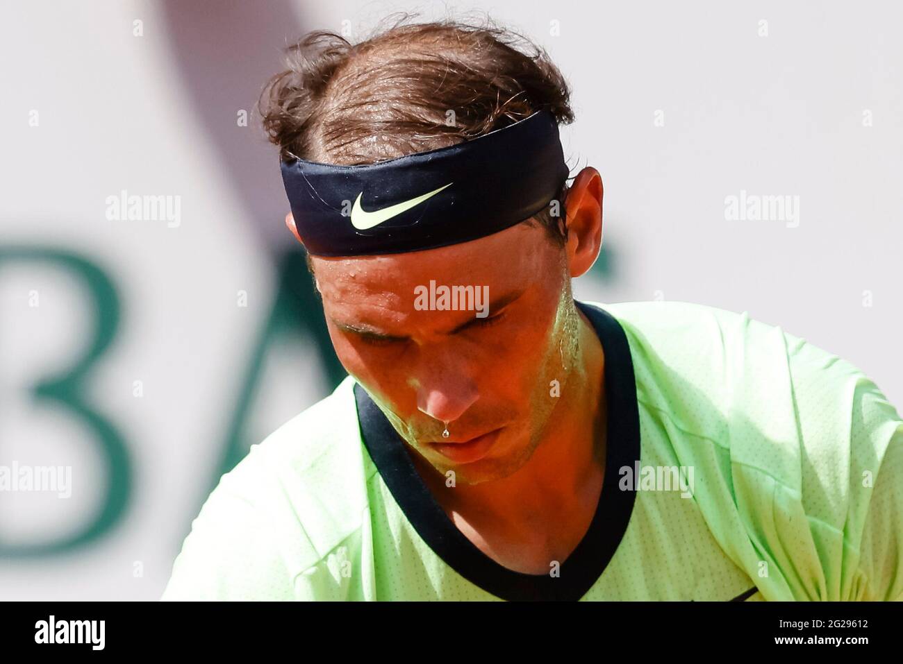Paris, France. 09th June, 2021. Tennis: Grand Slam/ATP Tour - French Open, men's singles, quarter-finals, Nadal (Spain) - Schwartzmann (Argentina). Rafael Nadal is in action. Credit: Frank Molter/dpa/Alamy Live News Stock Photo