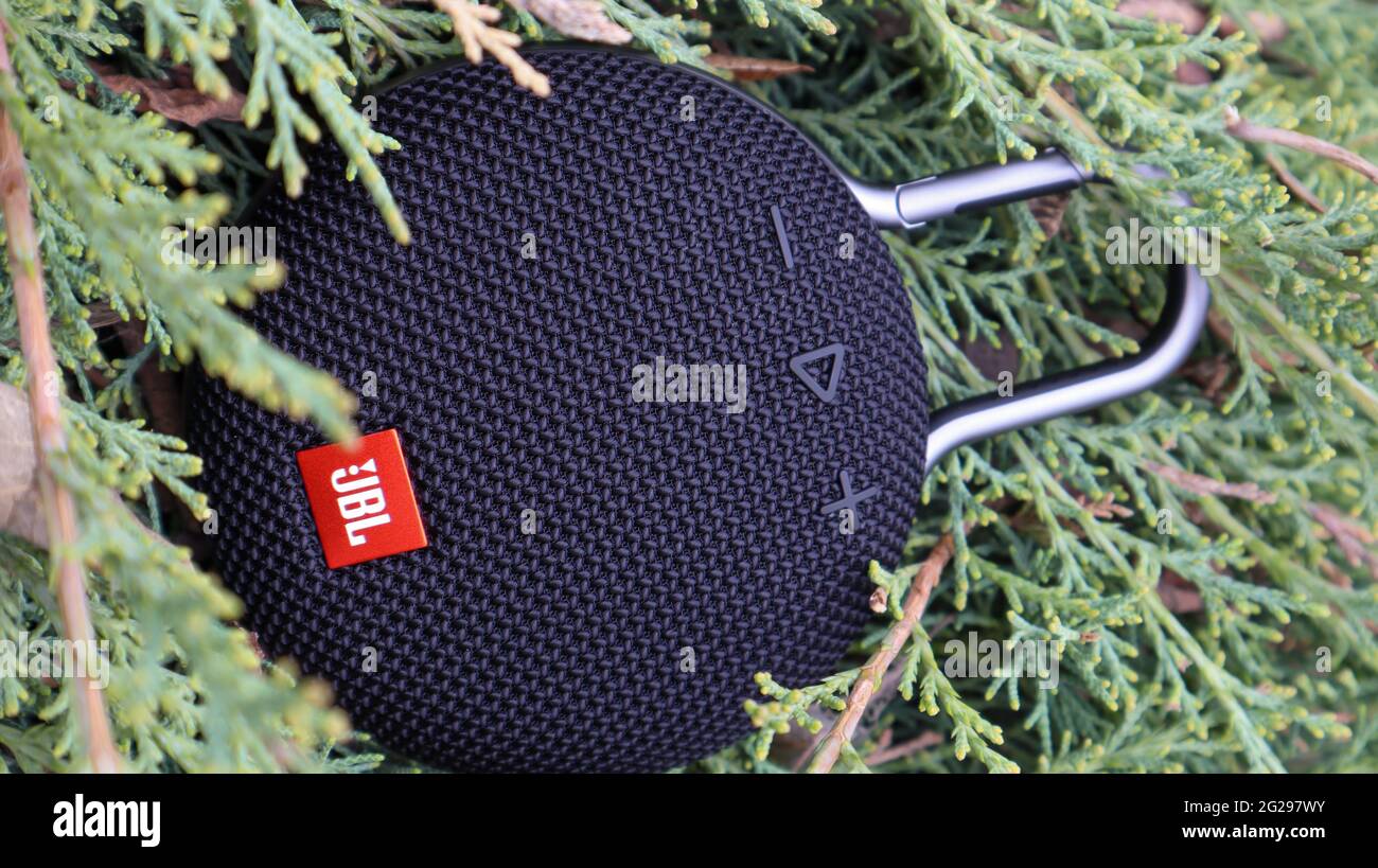 Waterproof round Bluetooth-speakers JBL 