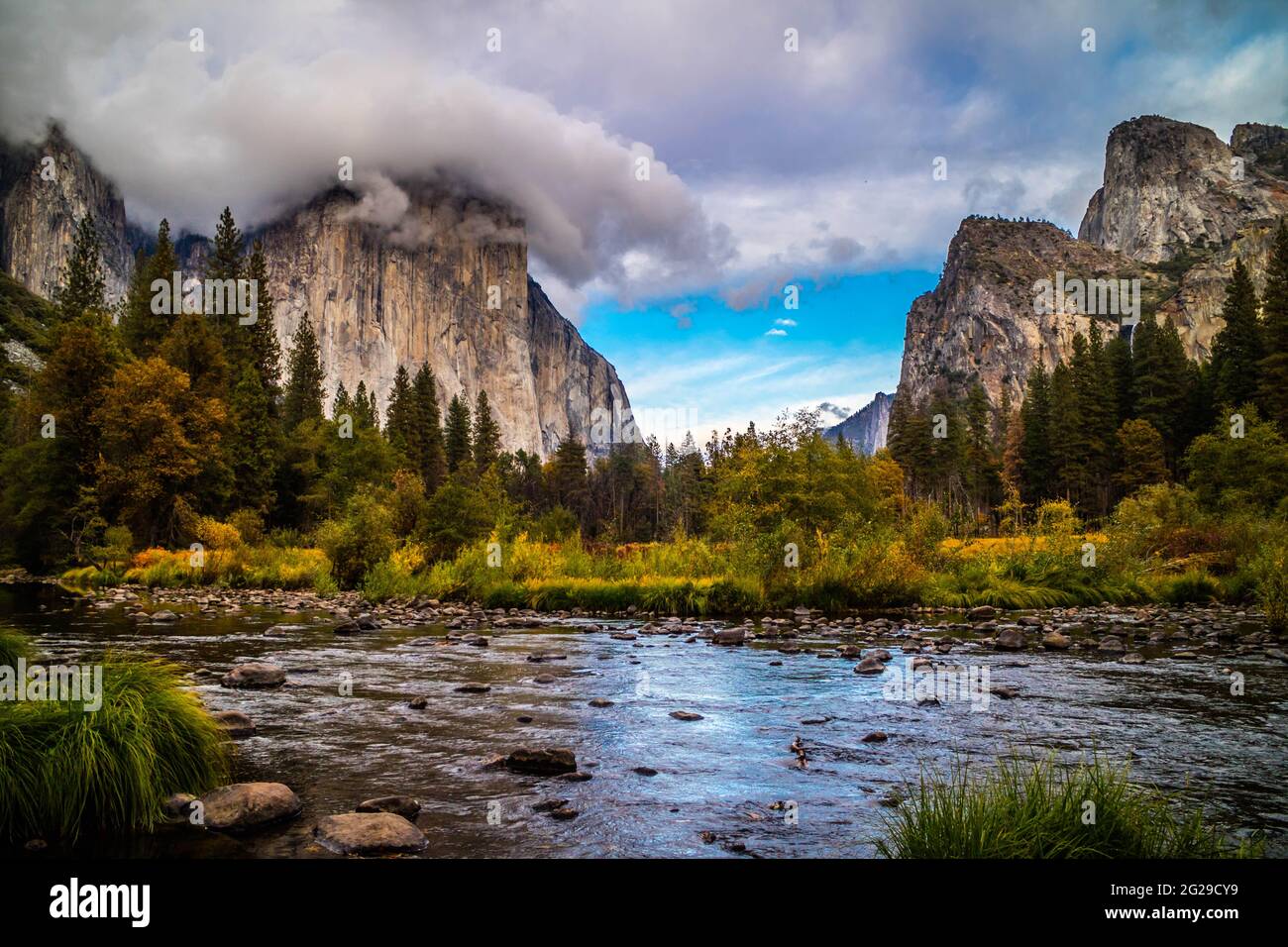 Mirror Lake in Yosemite National Park, California Stock Photo - Alamy