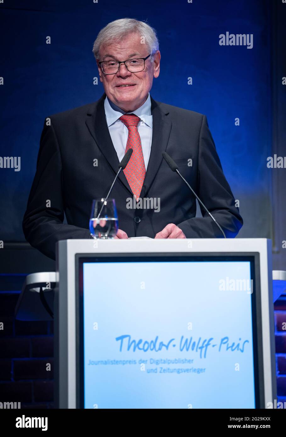 09 June 2021, Berlin: Helmut Heinen, Chairman of the Board of Trustees and publisher of the Kölnische Rundschau, speaks at the presentation of the Theodor Wolff Award. The prize of the German Association of Digital Publishers and Newspaper Publishers (BDZV) is the most prestigious award in the German newspaper industry. It commemorates the long-time editor-in-chief of the legendary 'Berliner Tageblatt', Theodor Wolff (1868-1943). This year, 484 journalists took part in the competition. The prize is endowed with a total of 30,000 euros. Photo: Bernd von Jutrczenka/dpa Stock Photo