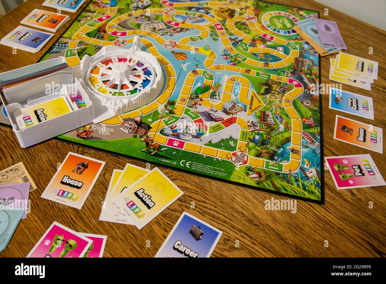 Game of life board game hasbro hi-res stock photography and images