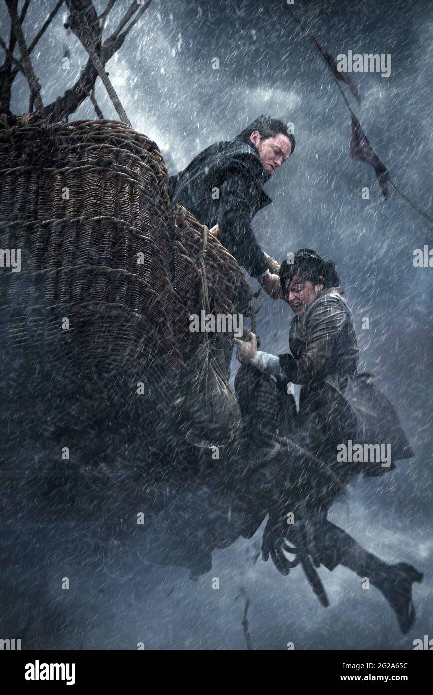 USA. Felicity Jones and Eddie Redmayne in the ©Amazon Studios new movie:  The Aeronauts (2019). Plot: Pilot Amelia Wren (Felicity Jones) and  scientist James Glaisher (Eddie Redmayne) find themselves in an epic