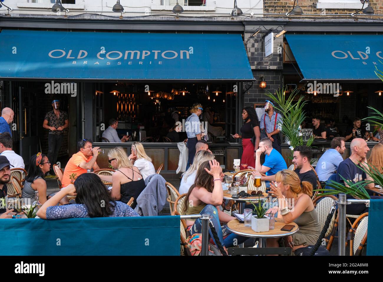 Alfresco dining london hires stock photography and images Alamy