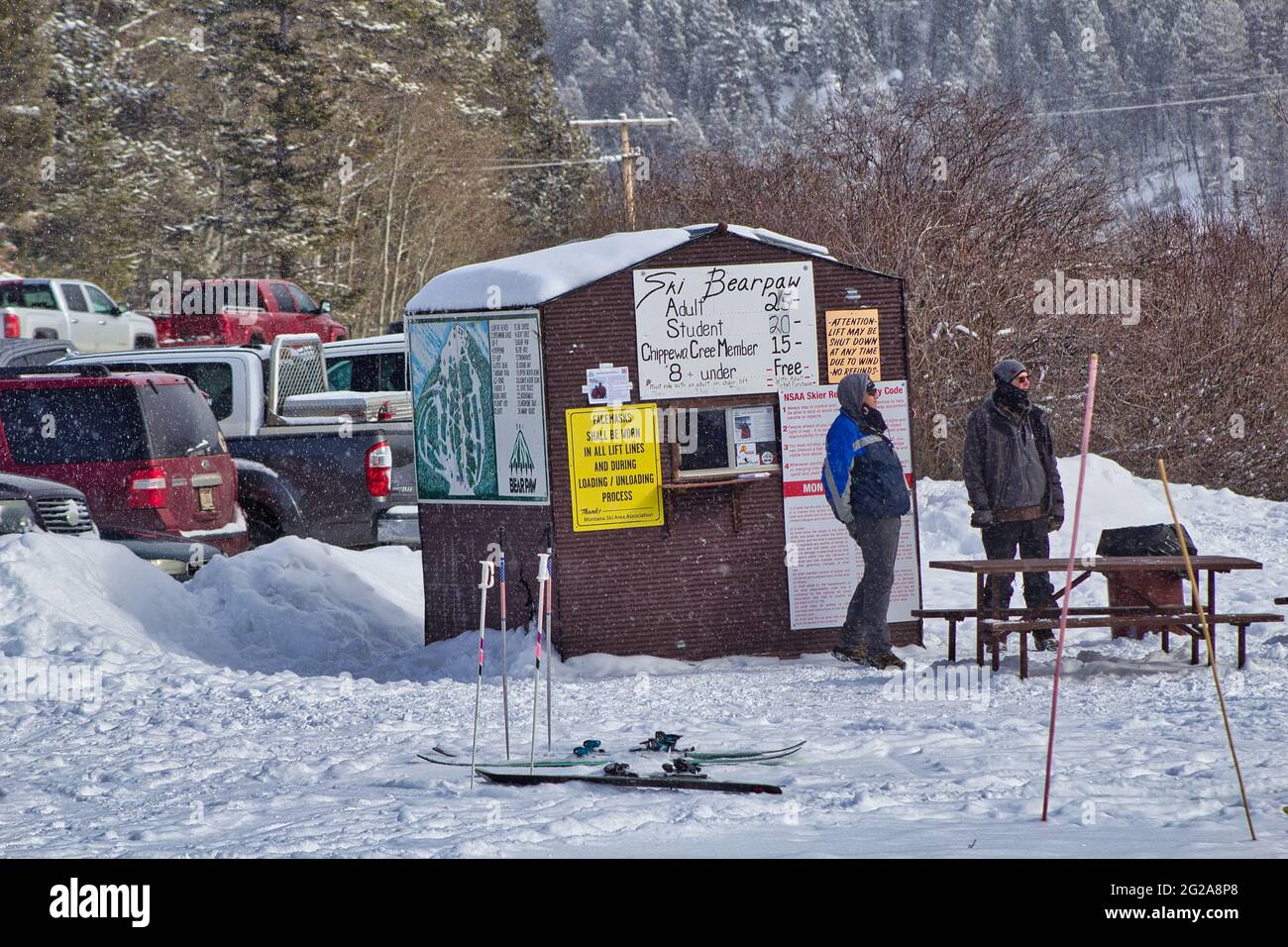 Lift ticket shack and employees at Bear Paw Ski Bowl near Havre