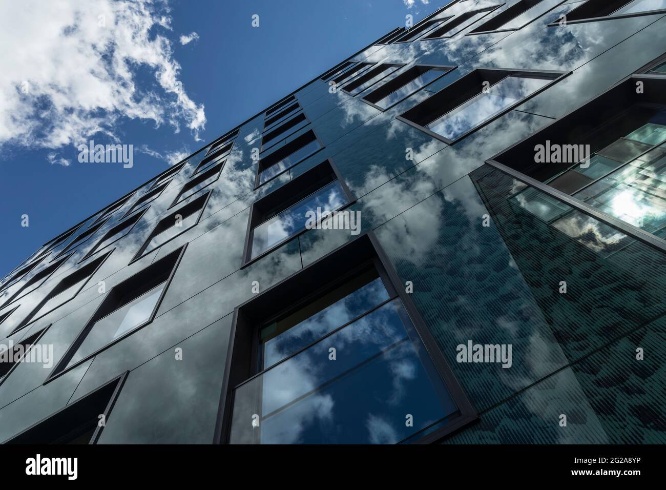 modern office building with sky Stock Photo - Alamy